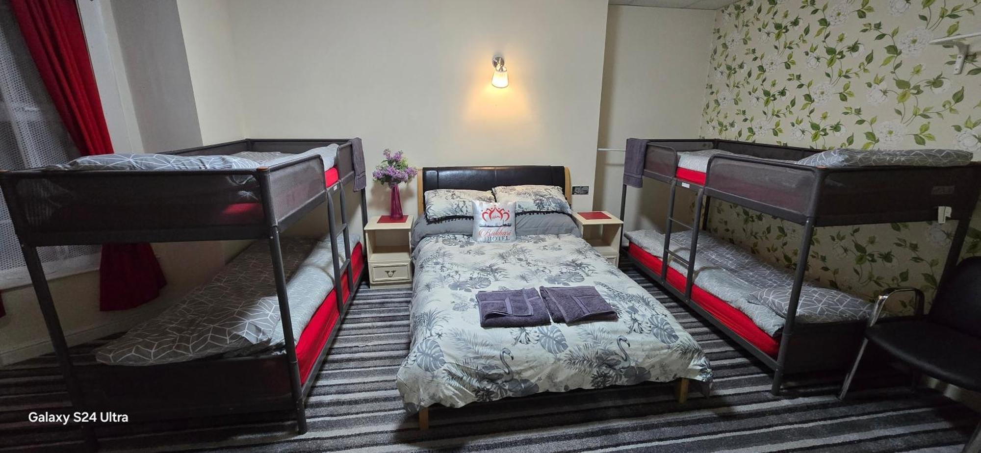Family Room,1660325491:JPEG